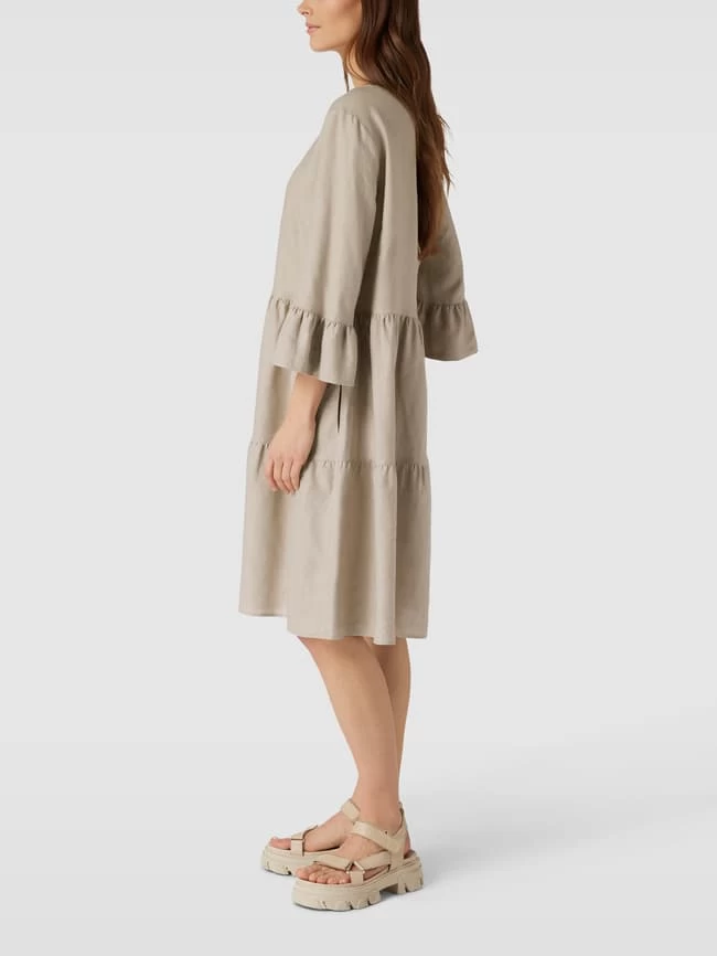 White Label Knielanges Kleid Mit Schlüsselloch-Ausschnitt - Sand 6 White Label Knielanges Kleid Mit Schlüsselloch-Ausschnitt - Sand – Bild 4