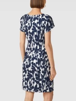 Vera Mont Cocktailkleid Mit Allover-Muster - Dunkelblau -Rockreich Store 698k4d29a114cipi94o4kki96l142hab6l7kska86kpkski66sr4ah1o60r4ujibala54k1g9d344h266t3m6c1lc8p3gdr170pmadpkcdhj4e1g6krm8p1j60s3ac1h68qjic8