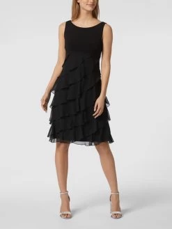 Swing Cocktailkleid Aus Chiffon Im Stufen-Look - Schwarz -Rockreich Store 6t4jigim699kqji58p8k8hi46t252ia188s32iq76p14uli985a5ahae8l756him610kse9ka8r38jil913jechh6thj2p9g68s3ie9kc9j36eb260oj6c9m6tj3ed9n61gj4o8