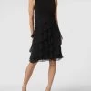 Swing Cocktailkleid Aus Chiffon Im Stufen-Look - Schwarz -Rockreich Store 70p52haf8cr54gid8t6kaj9lap2jag9n9la52l22a925ccac655kolhhacrlaham9da4kcag6t8k4k9nako62cr46phm2p9gc5h68o9k68q34e326oo3ecr16dim2dhp6opjeoo