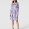 Marc Cain Knielanges Kleid Mit Schluppe - Flieder -Rockreich Store 89854iafah646kie9h3lccal90pkqchl60p58k2hada4ii9p950j6di36p450gqk9colagqk9h0jic2k74o38ob6c5h6ccj6cks66d9kcpi36e1i6lhj6e1o6kr38pb4cgo3goo