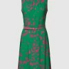 Montego Knielanges Kleid Aus Viskose Mit Taillengürtel - Grün -Rockreich Store 99152l9o94skmj9i9h2jada99d94sla86l0kmjpm9ook2gae9t64ad9o6gql0dhl859jidic9kojahi864o68e1n6tijee366gq64e1k61i62e36c4om8dpg64rjaeb6c4q3id8