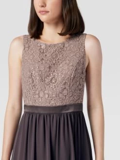 Jake*s Cocktail Cocktailkleid Im Vokuhila-Stil Mit Paillettenbesatz - Taupe 9 Jake*s Cocktail Cocktailkleid Im Vokuhila-Stil Mit Paillettenbesatz - Taupe -Rockreich Store 9t83aiak899j2dhm6d434gi391b36iqa74r32ki29t63ej1i68pjghqj9ookshi58crjahaj8h956cijago3ce1hcdgm2d31cco64o9k6cqjeeb265hjec1k6hgj0pb1coq34e0