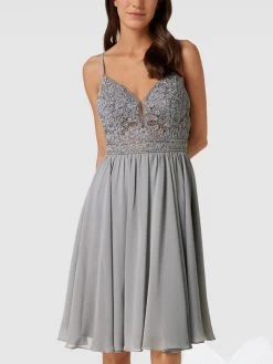 Luxuar Cocktailkleid Mit Zierbesatz - Silber -Rockreich Store 9tak2di79t53agq46t9j4cqe65932c2ea50l0l236tak6e228ooked9j6964ahhm6kpk2gpi6l334liiako3achi74q3cd9k68ojip1k64r38e1h74sjaoj5ckrjgp9i6cr34og