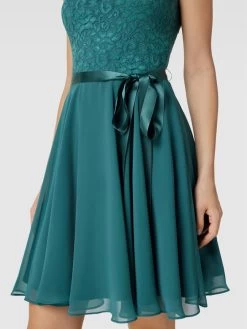 Swing Cocktailkleid Mit Spitzenbesatz - Petrol -Rockreich Store ap244i1l9d7l4kpna5132gqa68qjikil8l444kpg759kuhaeah130chg74s4al2m75234hii6oqkaji29d3j4dpl71j34opgc8s3cdpkckr30e1ncor66dhic9j30chmc4rj2do